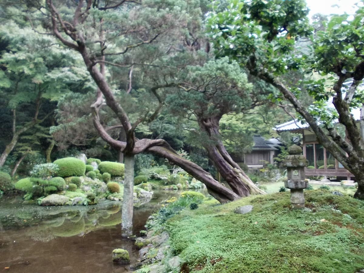 The inner garden of Raizan Sennyoji temple in Itoshima